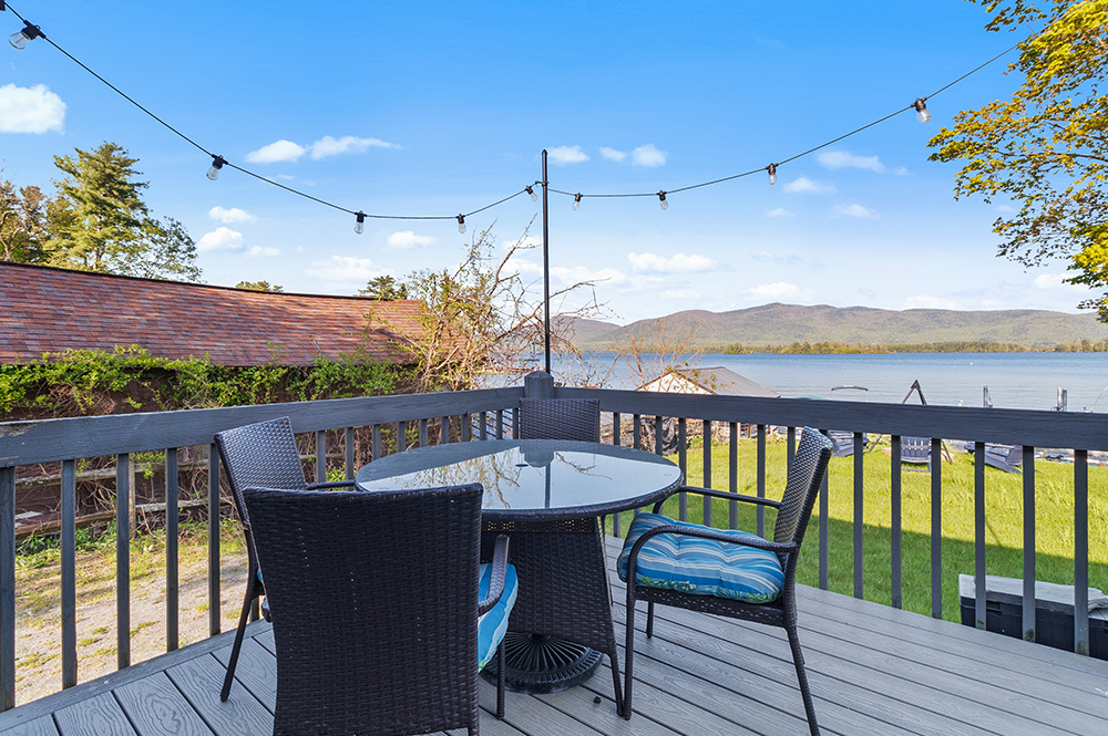 _0002_cottagedeck