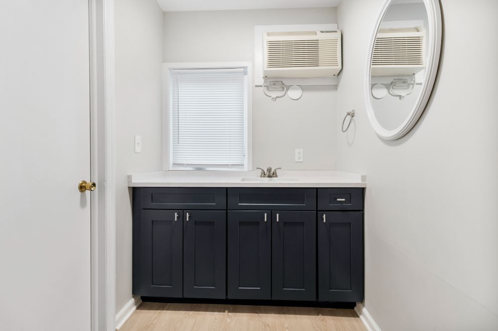 2br vanity
